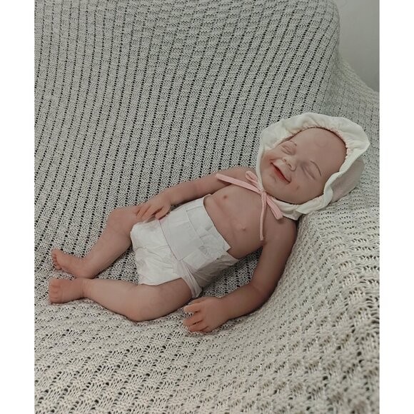 3.1kg Full Body Silicone Sleeping Girl 45CM Reborn Baby Dolls W/Drink-Wet System - Picture 3 of 16
